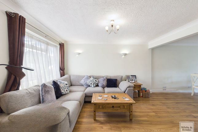 39 Osprey Gardens, Bognor Regis photo 2