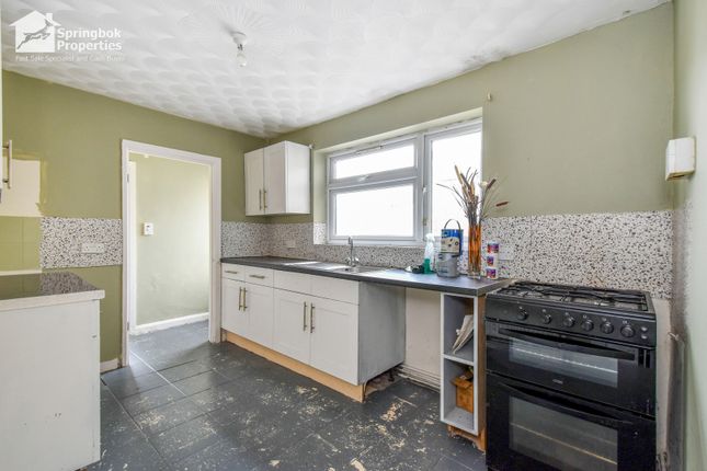 8, Cross Street, Neath photo 4