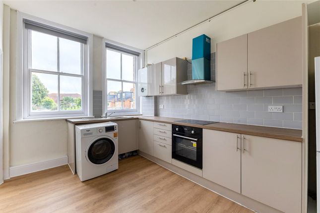 Flat A, 138, High Street, Teddington photo 3