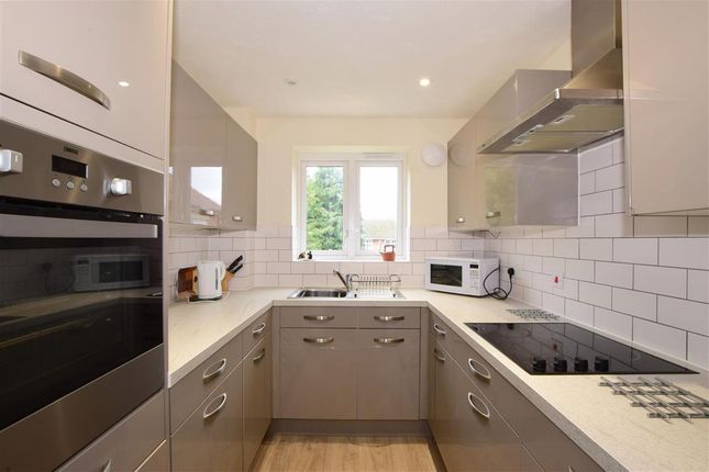 Flat for sale in London Road, Waterlooville, Hampshire