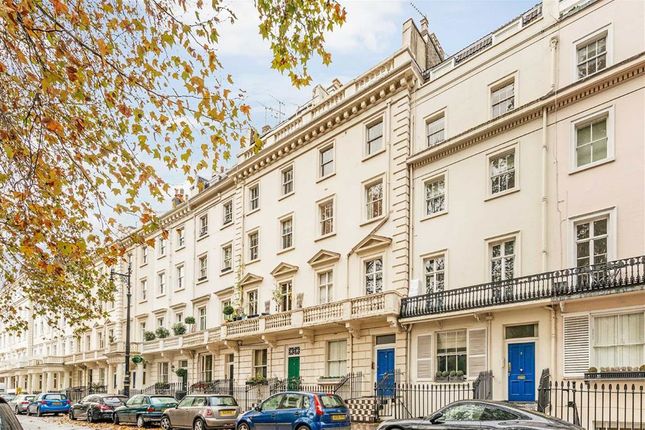 Flat for sale in Eccleston Square, London