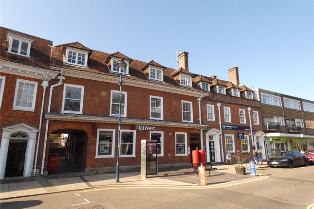 Retail premises to let in High Street, Alton, Hampshire