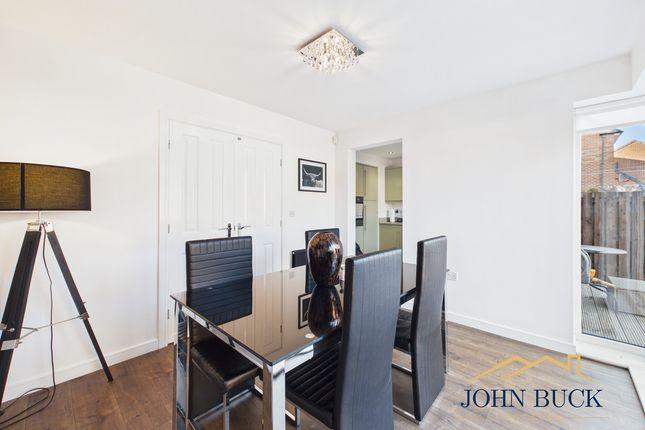 12, Dryslwyn Road, Washington photo 4