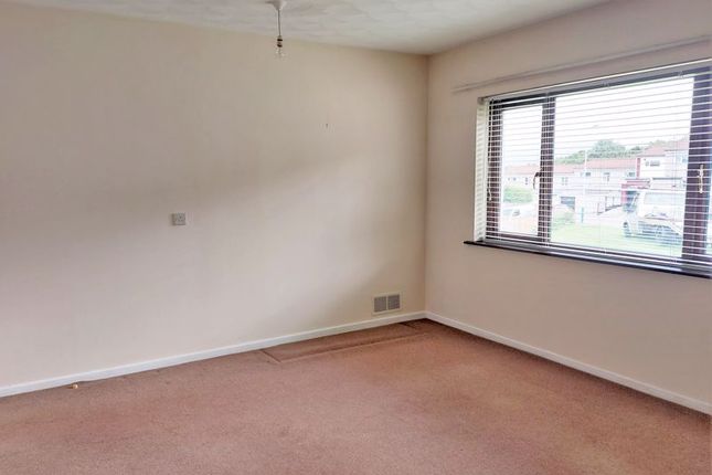 82, Graham Court, Caerphilly photo 2