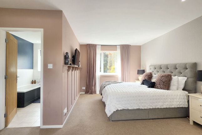 17 Abbotts Oak Drive, Coalville photo 3