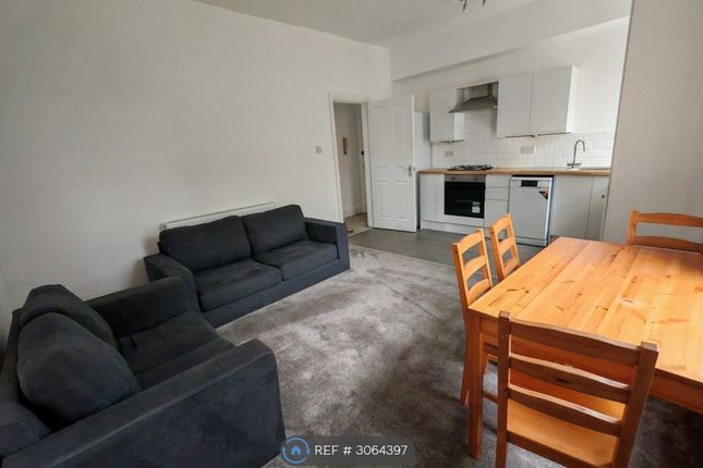 Flat, Northen Grove West Didsbury, Manchester photo 2