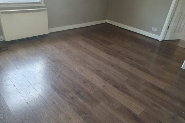 Flat 3 - 1 , Station Road, Winslow photo 2