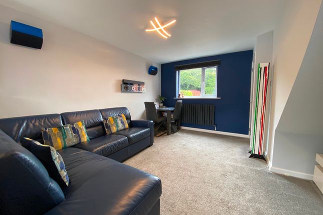 26 St. Matthews Close, Crewe photo 2