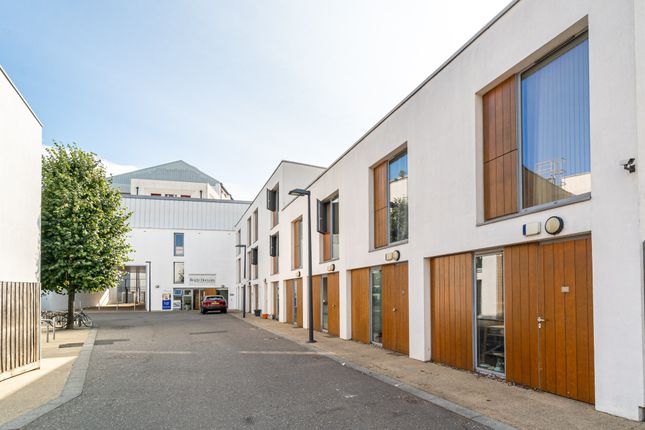 Thumbnail Terraced house for sale in Stadium Mews, Highbury Square, London