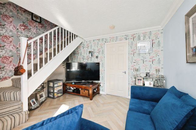 31s, Lunardi Court, Ware photo 3