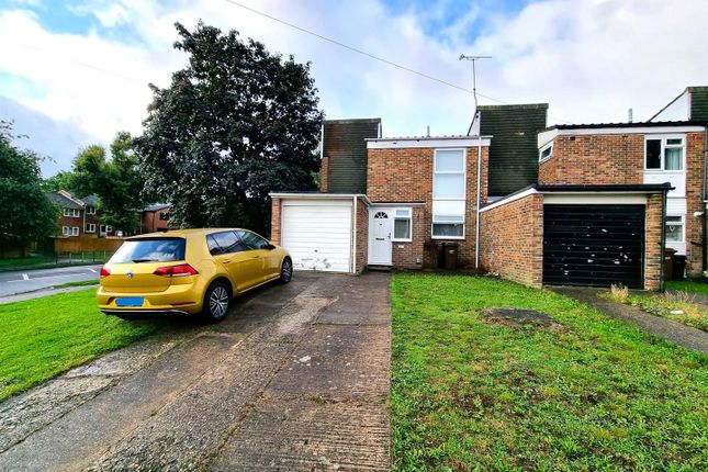 Thumbnail Property to rent in Lovelace Close, Rainham, Gillingham