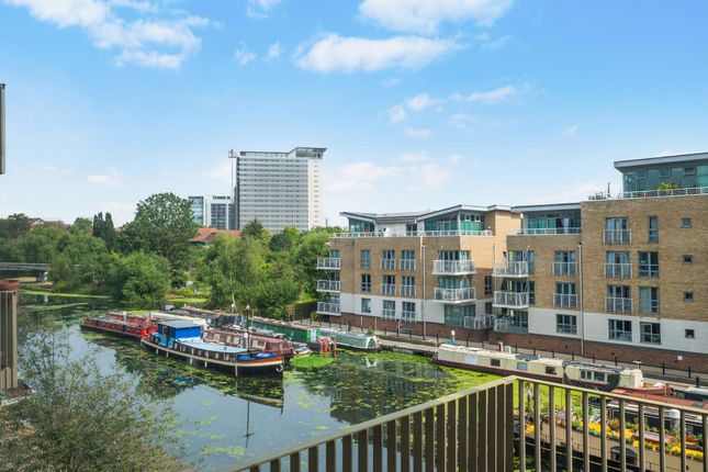 35 Halyards Court, Durham Wharf Drive, Brentford photo 2