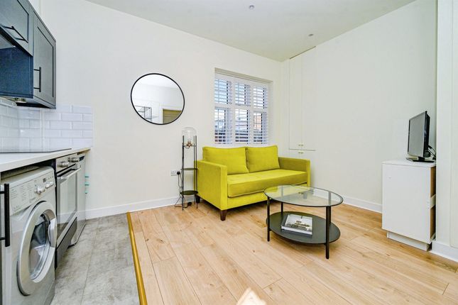 Flat 2, Bank Cottage, High Street, Hemel Hempstead photo 2