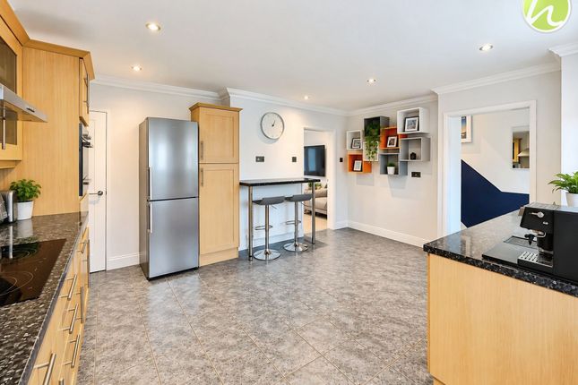 7 Warrene Close, Stanford-Le-Hope photo 2