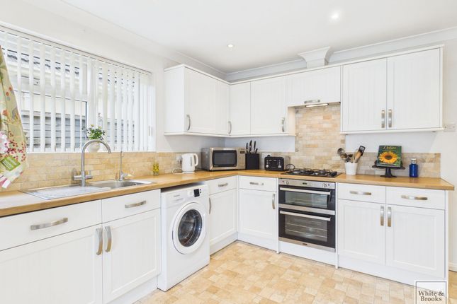 7 Madeira Avenue, Bognor Regis photo 2