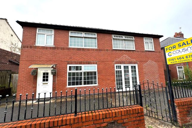 Thumbnail Detached house for sale in Abbey Hills Road, Oldham