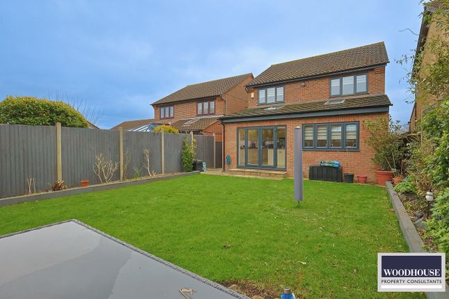 Detached house for sale in Bencroft, Cheshunt, Waltham Cross