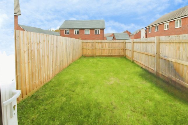 18, Apple Way, Exeter photo 5