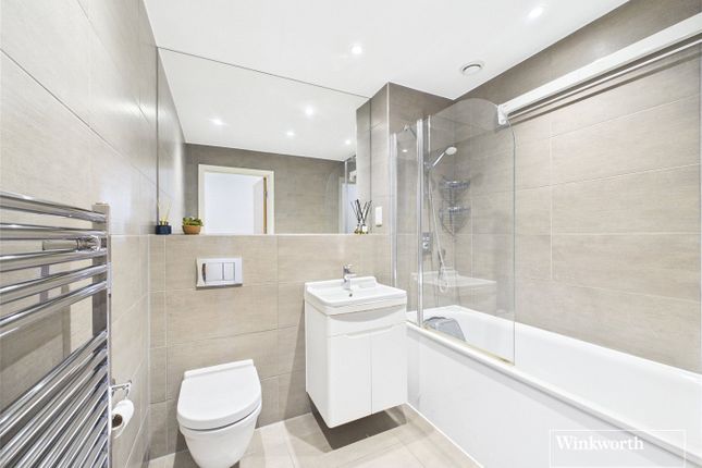 Flat 14,, Cypress Court, Kingsbury photo 3
