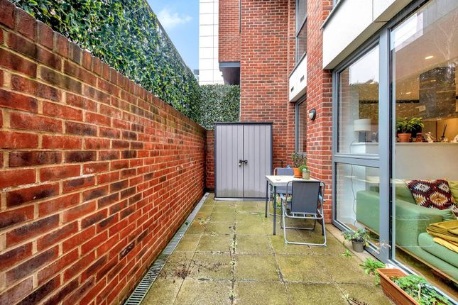 Flat for sale in Ferrier Apartments, Clapham, London