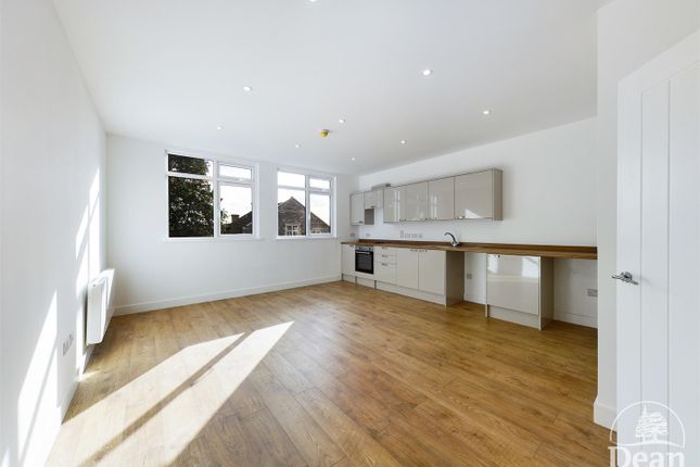 Flat 4 Cavendish  Buildings, Lydney photo 2