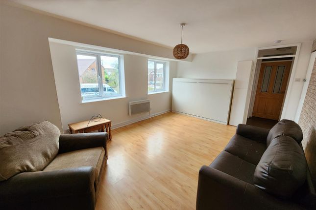 Redstock Close, Westhoughton photo 4