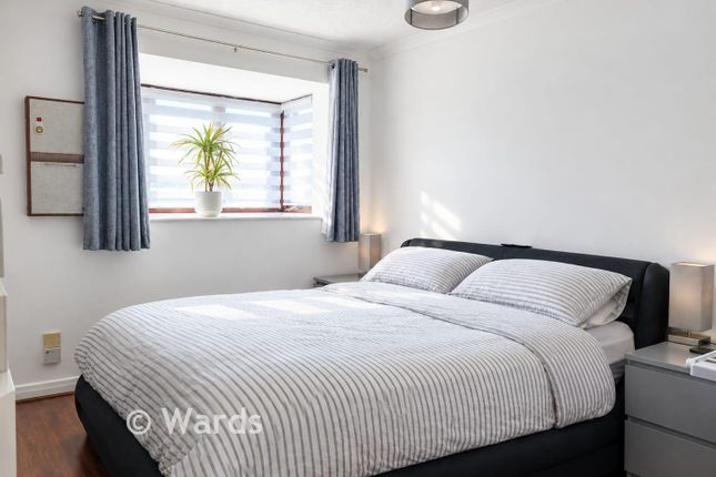 1-bed flat on Warnett Court, Willowside, Snodland, £150,000