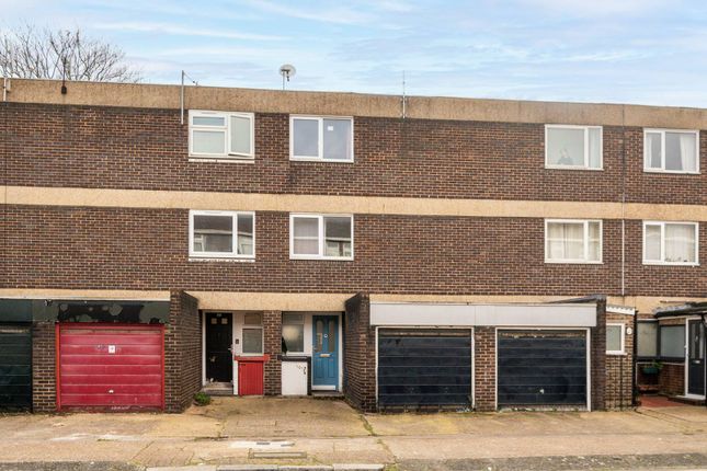 Terraced house to rent in Hillingdon Street, Walworth, London