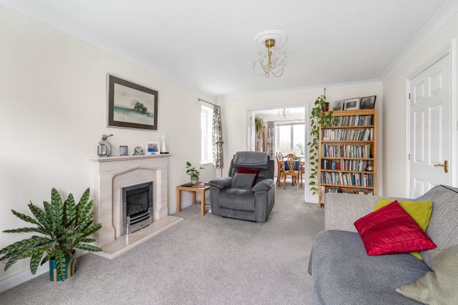 6, Pitcairn Crescent, Torquay photo 4