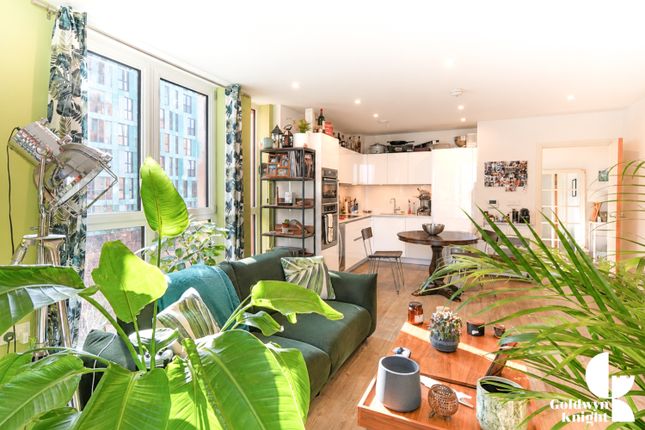 Lariat Apartments, 36 Cable Walk, London photo 5