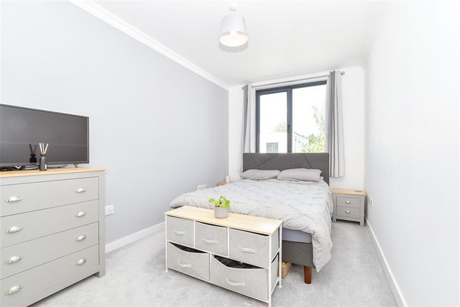 Thumbnail Flat for sale in Godstone Road, Whyteleafe, Surrey