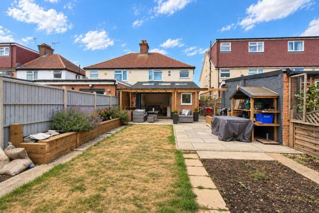 38, Dorset Waye, Hounslow photo 3