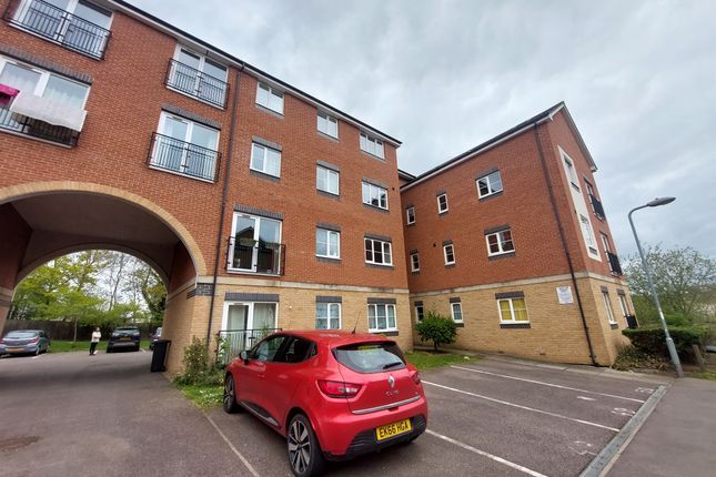 Thumbnail Flat for sale in Poppy Fields, Kettering