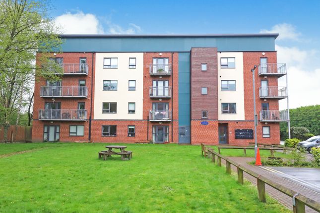 Flat for sale in Middlewood Road, Sheffield, South Yorkshire