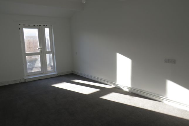 134, PETERBOROUGH photo 3