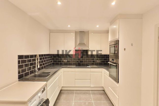 124, Bisson Road, London photo 2