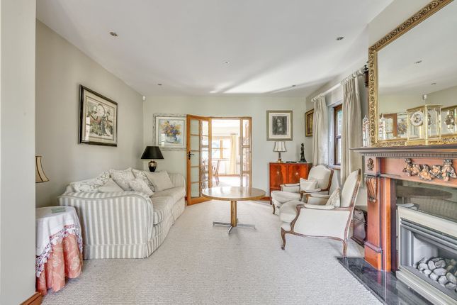 30, Mardley Hill, Hertfordshire photo 4