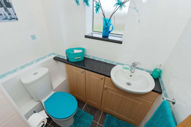 Flat for sale in Russell Court, Bridge Close, Lancing