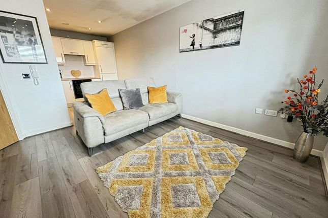 49, White Swan Close, Newcastle Upon Tyne photo 3