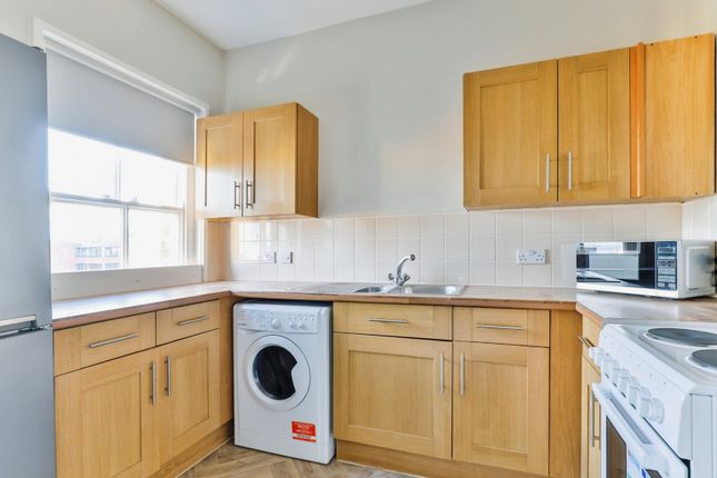 Flat to rent in Westborough, Scarborough, North Yorkshire
