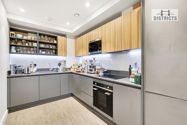 Flat 4021, 12 Western Gateway, London photo 3