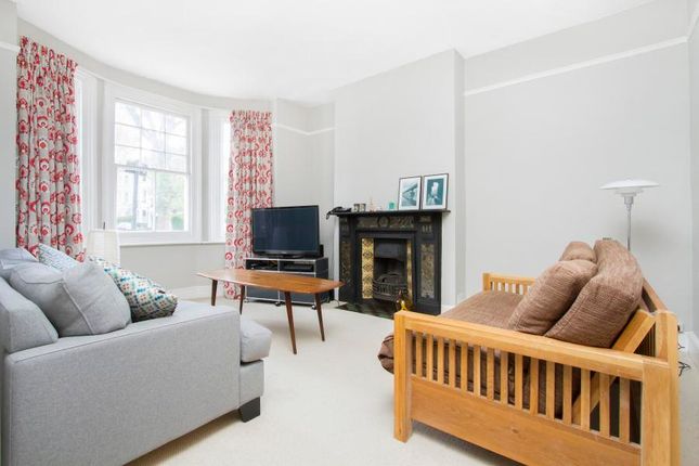 Thumbnail Flat to rent in Hackford Road, London
