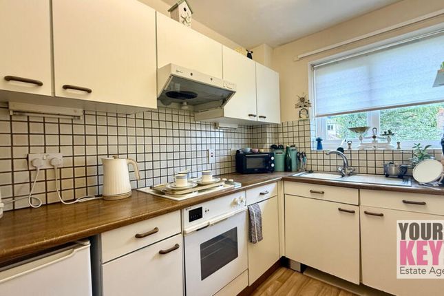 23, Wentworth Close, Folkestone photo 4