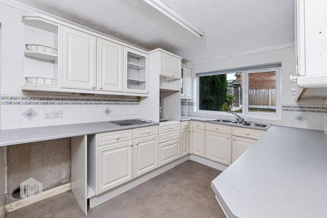 117 Bradshaw Meadows, Bolton photo 5