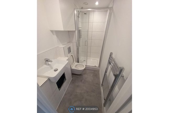 Studio to rent in Nouveau House, Enfield
