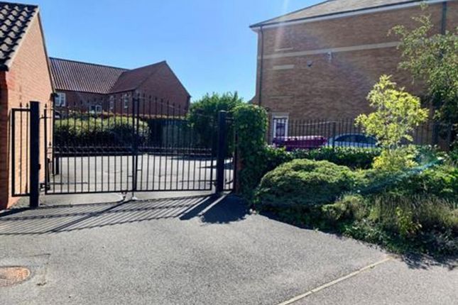 Tilia Way, Bourne photo 4