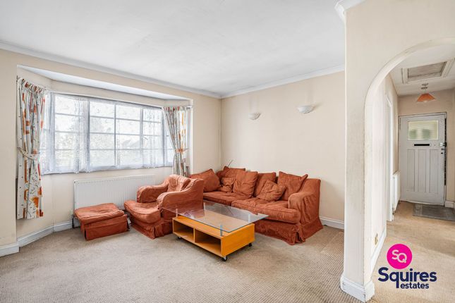 30 The Lindens Friern Park, London photo 4