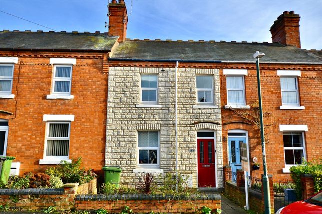 Thumbnail Terraced house for sale in Windsor Road, Evesham