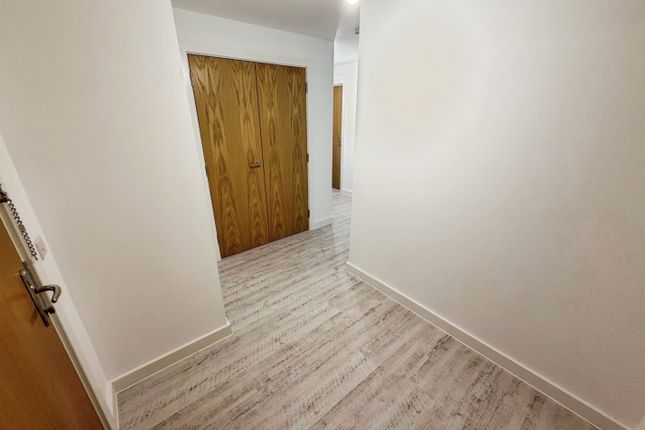 105, Peterborough photo 4