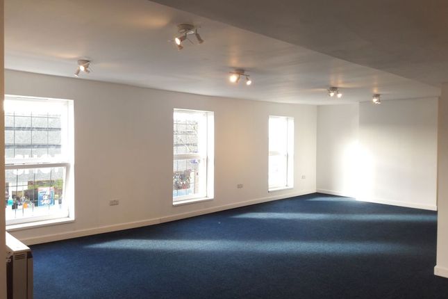 Studio to rent in Charles Street, Milford Haven